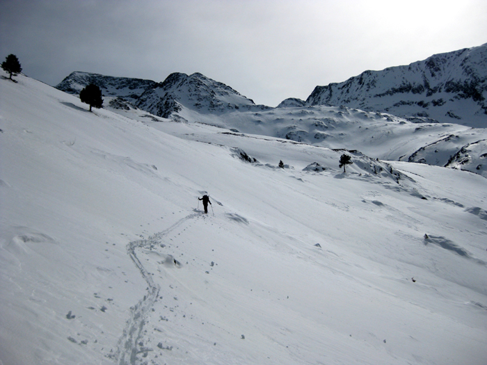 Skinning up to the Pinet hut on the French side of  Pico d'Estats. 