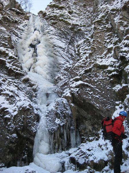 The nearby fall of Dobs Linn, also a ten minute walk from the road, gives two 15m Grade III/IV pitches - this is the lower one.