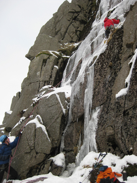 Stephen Reid attempting the winter ascent of Kerb Crawler