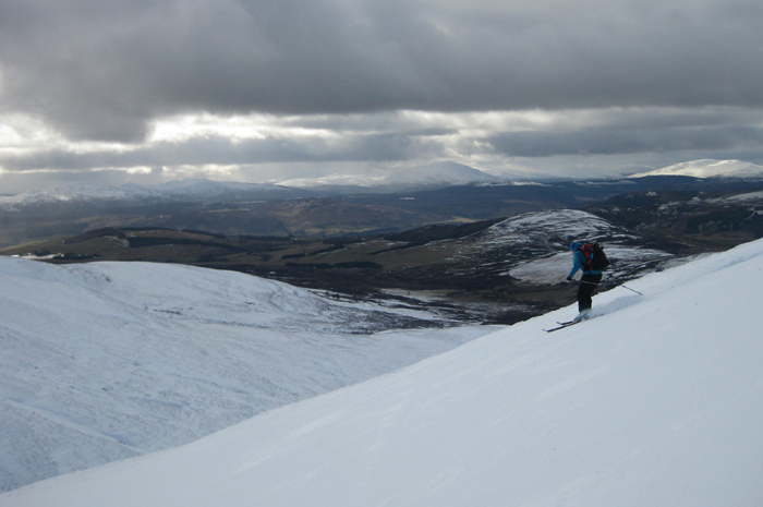 Skiing Bheinn a'Ghlo, Scotland. 