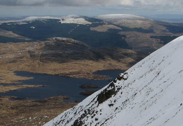 skiing down into the top of the Howe of the Cauldron.