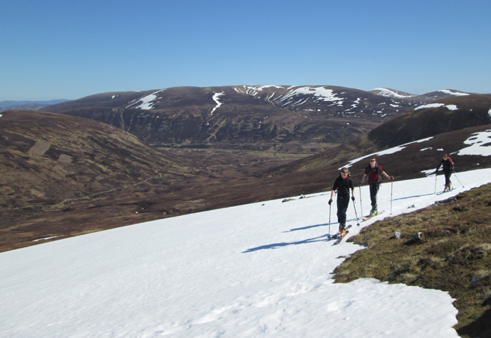 Spring snow skiing on Sgairneach Mor. 