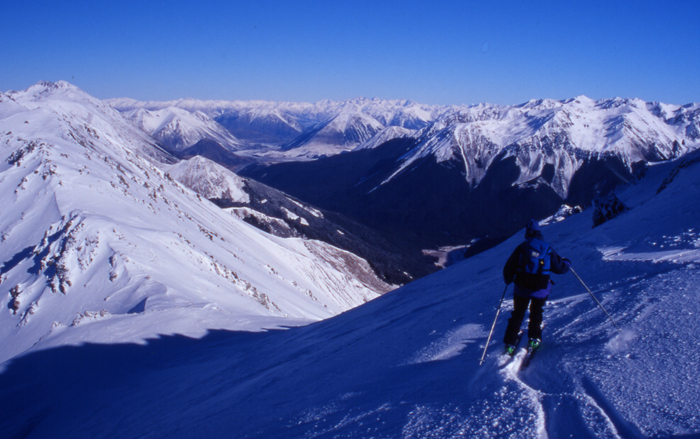 The Broken River to Craigieburn traverse, a classic and popular short day out.