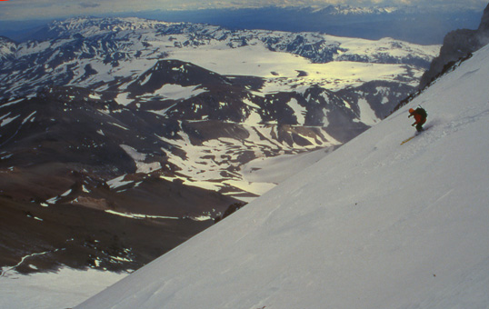 Skiing form teh summit ofVolcan Domuyo, at 4709m, it is the highest mountain in Patagonia. 