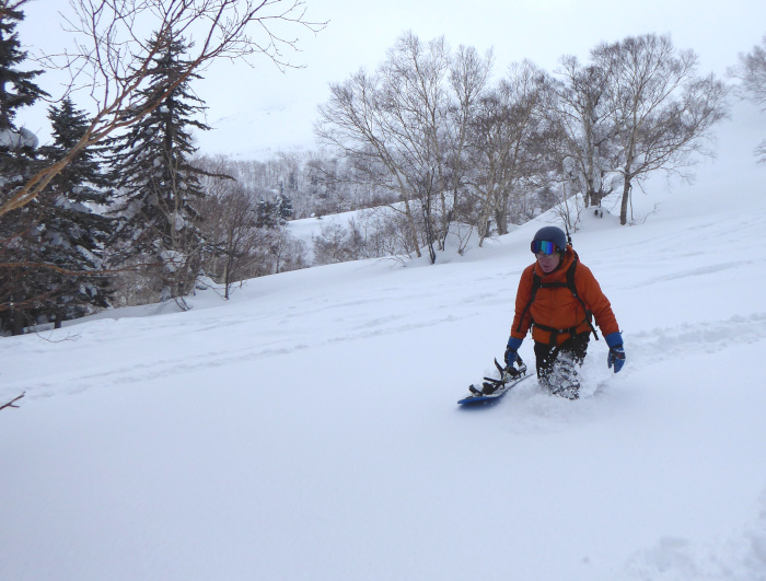 Deep powder snow on Sandanyama Japan. Can make snowboarding tricky! 