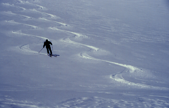 Skiing Znaret-Kyzyl, Azdhaak volcanic plateau, Armenia